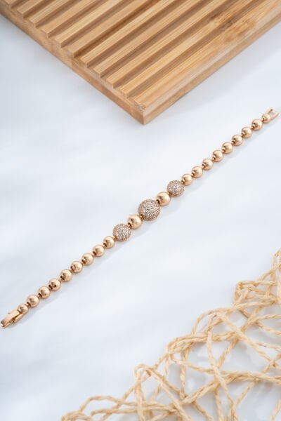 Rose Renk Yuvarlak Top Detaylı Bileklik