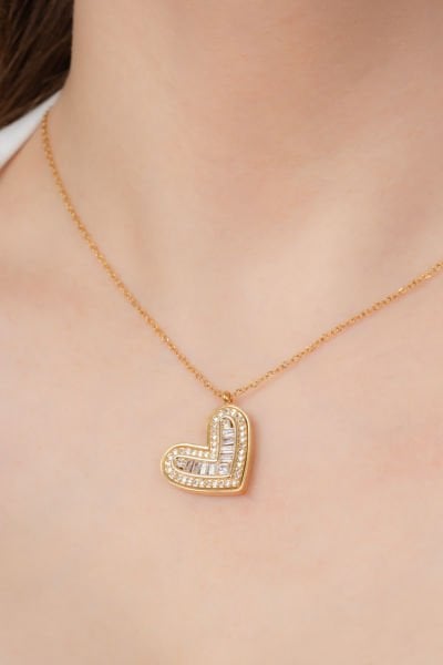 Modern Kalp Detaylı Çelik Kolye