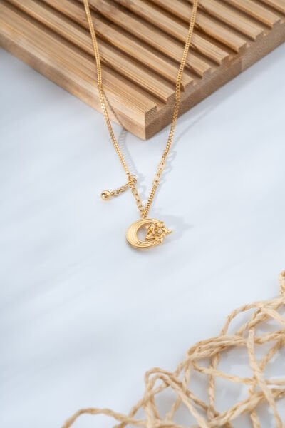 Ay Yıldız Detaylı Kolye