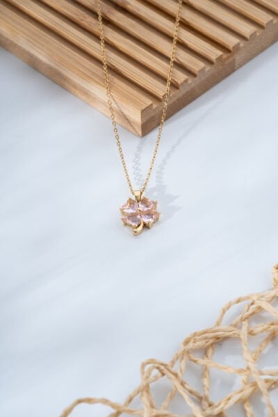 Pembe Taşlı Çiçek Figürlü Kolye