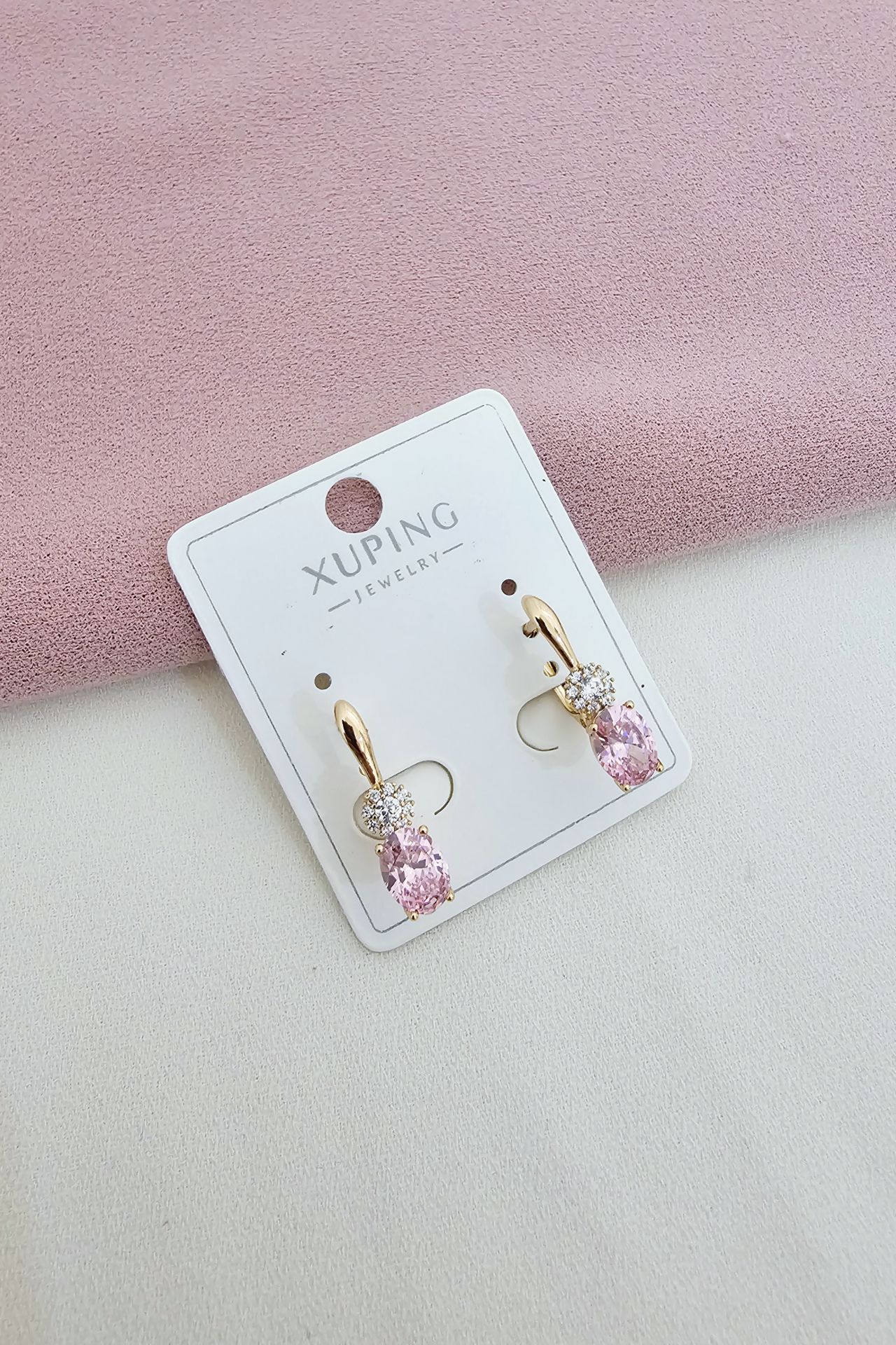 Xuping Pembe Taşlı Elit Zirkon Küpe