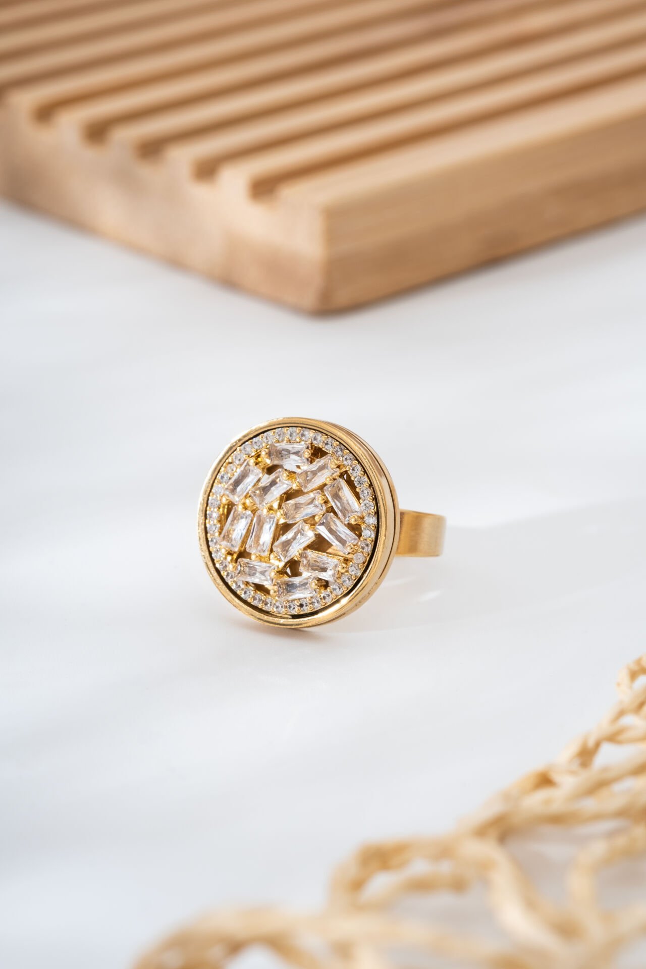 Yuvarlak Taş İşlemeli Ayarlanabilir Çelik Yüzük